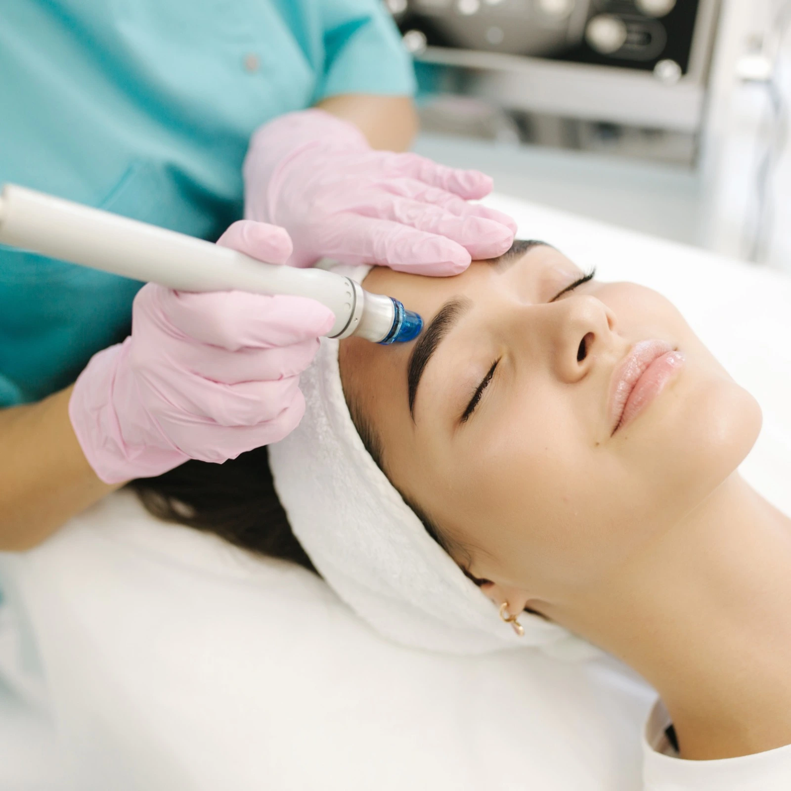 Hydra Facial